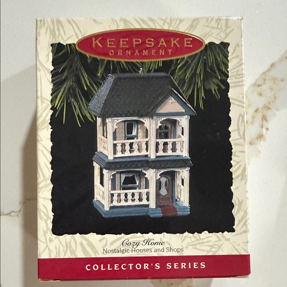 Keepsake Ornament Collector's Series - Cozy Home 1993